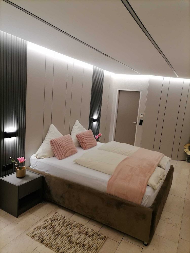 afbeelding van Deluxe tweepersoonskamer, 1 queensize bed, niet-roken, uitzicht op binnenplaats