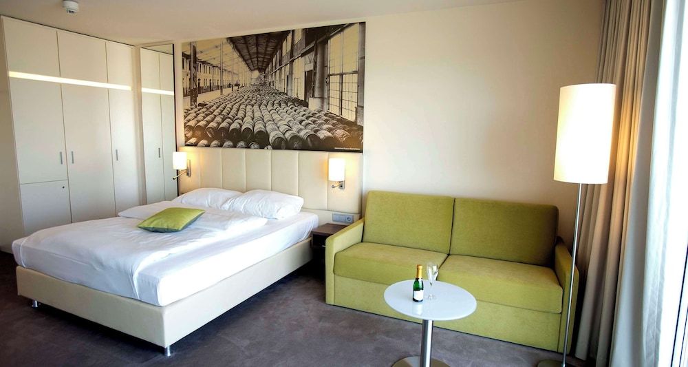 afbeelding van Familiekamer, 1 queensize bed, uitzicht op haven