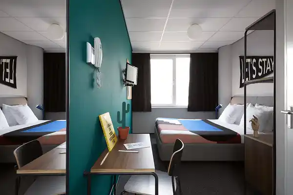 TSH Amsterdam West - Deluxe Double room - ROOM